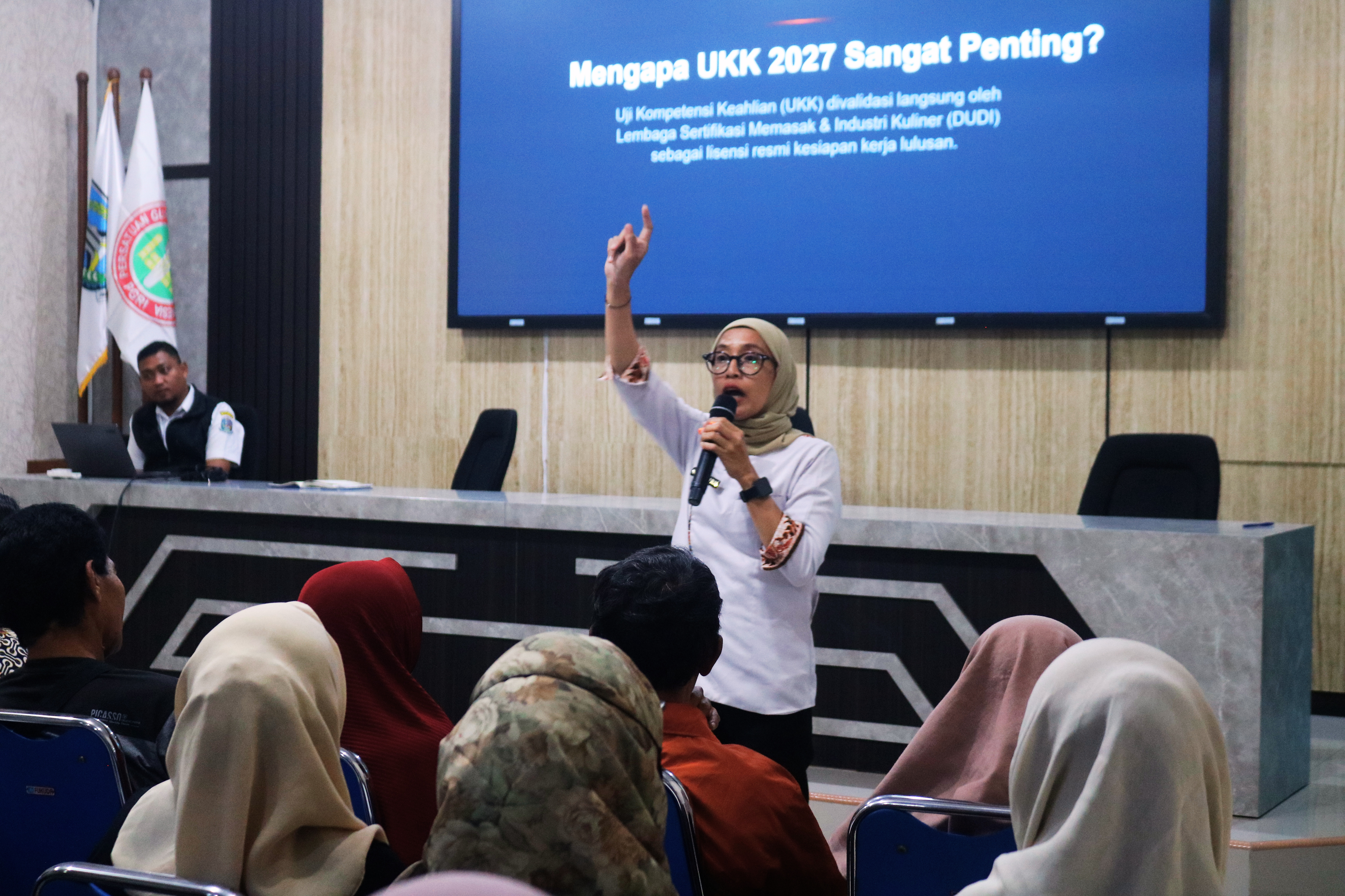 Sosialisasi TKA dan UKK bagi Orang Tua/Wali Murid Kelas XII dan XIII “Mempersiapkan Generasi Muda Menuju Masa Depan Gemilang”